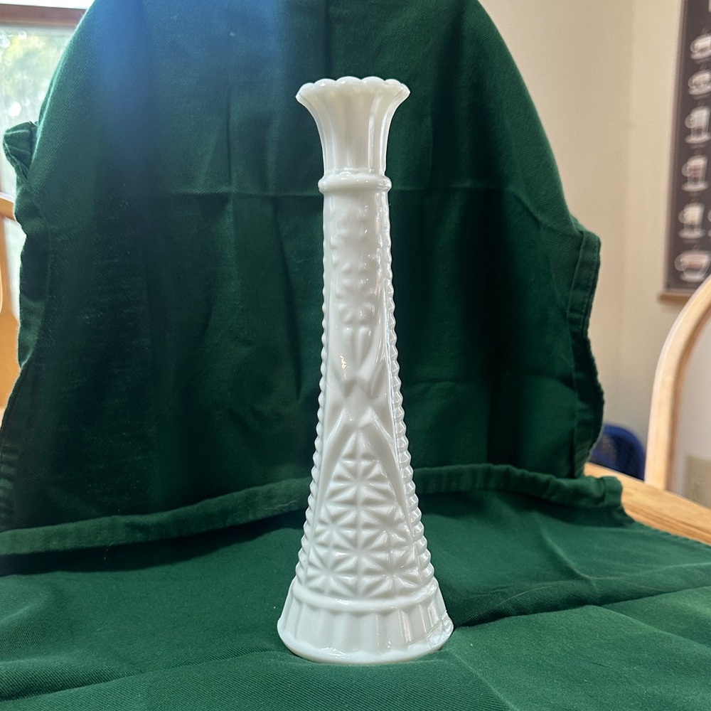 Vintage Anchor Hocking Stars and Bars Milk Glass Vase
